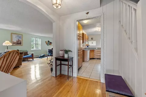 Entry Way - 5 Walnut #5A, Harvard, MA 01451 photo 3 of 6