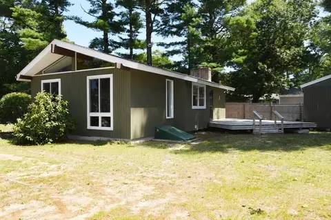 Exterior - 12 Twelfth Ave, Wareham, MA 02571 photo 7 of 11