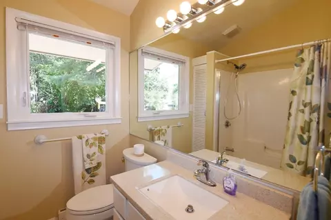 Bath - 12 Twelfth Ave, Wareham, MA 02571 photo 2 of 2