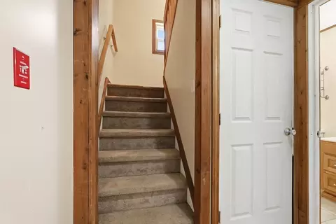 Entry Way - 33 Baltimore Ave, Chicopee, MA 01020 photo 5 of 5