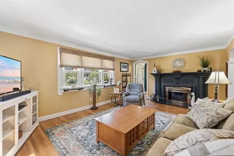 Living - 37 Frederickson Ave, Worcester, MA 01606 photo 1 of 2