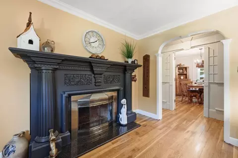 Entry Way - 37 Frederickson Ave, Worcester, MA 01606 photo 2 of 4