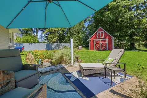 Exterior - 37 Frederickson Ave, Worcester, MA 01606 photo 5 of 6