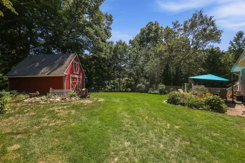 Exterior - 37 Frederickson Ave, Worcester, MA 01606 photo 3 of 6