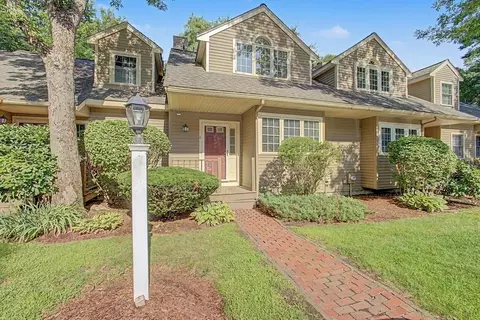 6 Lilac Ct #6, Hopkinton, MA 01748