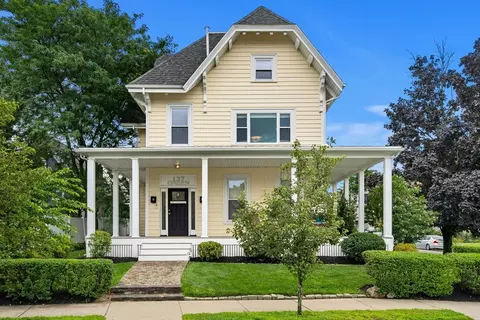 137 Green St #2, Melrose, MA 02176