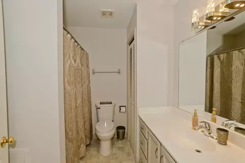 Bath - 61 Abbey Memorial Dr #187, Chicopee, MA 01020 photo 1 of 4
