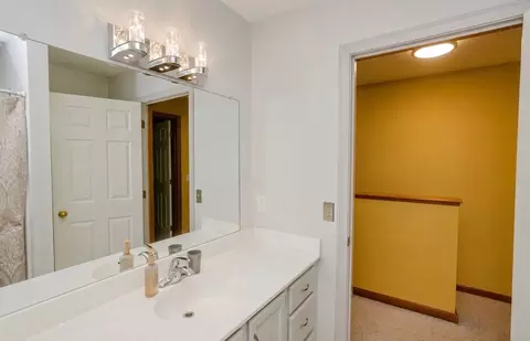 Bath - 61 Abbey Memorial Dr #187, Chicopee, MA 01020 photo 3 of 4