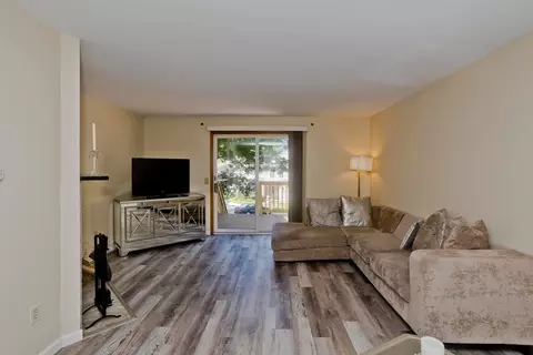 Living - 61 Abbey Memorial Dr #187, Chicopee, MA 01020 photo 3 of 4