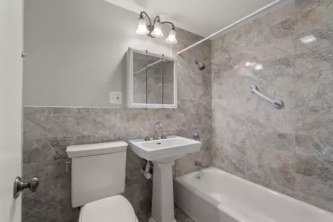 Bath - 133 Beaconsfield Rd #44, Brookline, MA 02445 photo 2 of 3