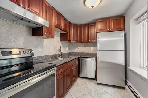 Kitchen - 133 Beaconsfield Rd #44, Brookline, MA 02445 photo 3 of 4