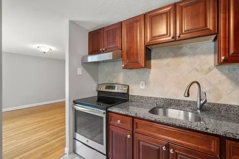 Kitchen - 133 Beaconsfield Rd #44, Brookline, MA 02445 photo 4 of 4