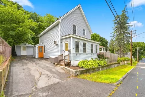38 Belmont St, Fitchburg, MA 01420