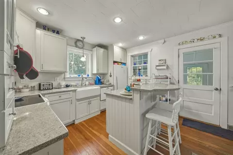 Kitchen - 6 Gordon St, Wareham, MA 02571 photo 2 of 6