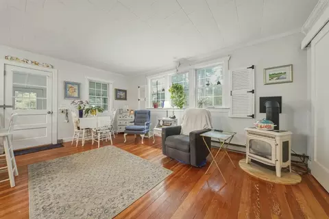 Living - 6 Gordon St, Wareham, MA 02571 photo 1 of 2