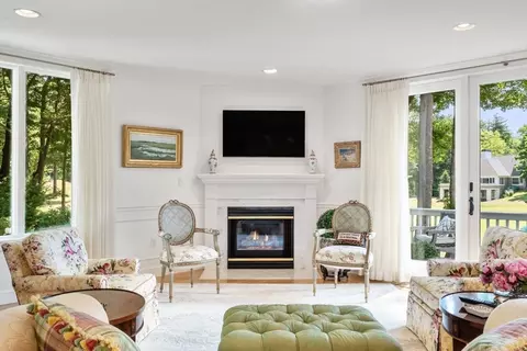 11 Eagle Ct, Ipswich, MA 01938 photo 3