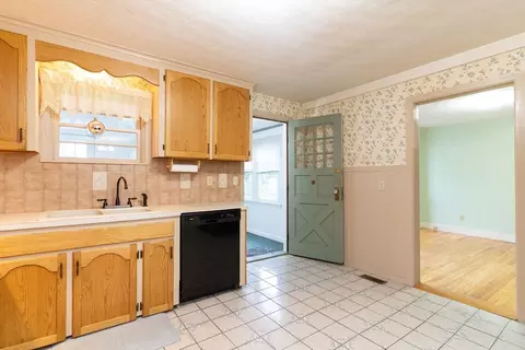 Kitchen - 6 Maynard St, Webster, MA 01570 photo 6 of 6
