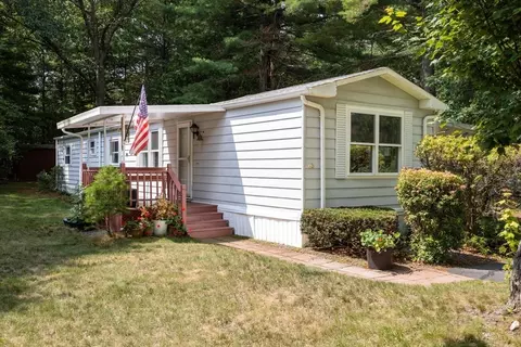 63 Haskell Cir, Lakeville, MA 02347