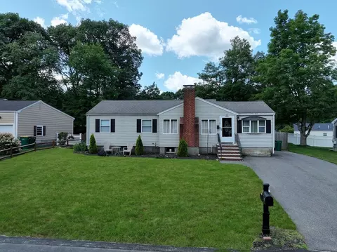 118 Spruce Rd, Norwood, MA 02062