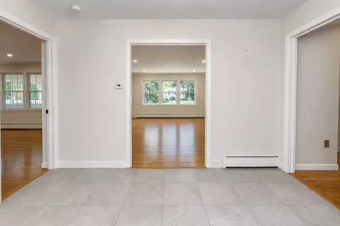Entry Way - 93 Wyndward Rd, Longmeadow, MA 01106 photo 1 of 2