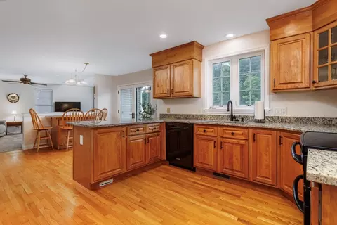 Kitchen - 562 Mendon Rd, Sutton, MA 01590 photo 1 of 4
