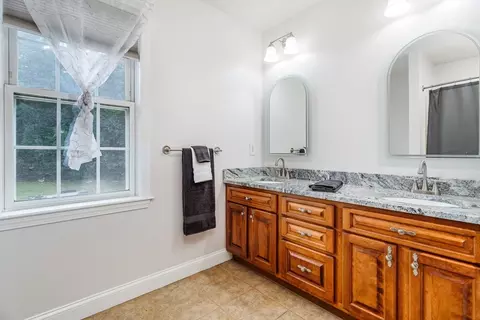 Bath - 562 Mendon Rd, Sutton, MA 01590 photo 1 of 1