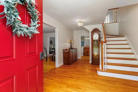 Entry Way - 562 Mendon Rd, Sutton, MA 01590 photo 1 of 3