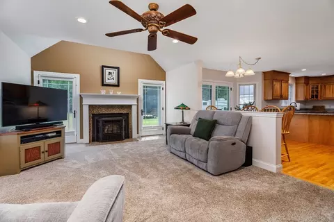 Living - 562 Mendon Rd, Sutton, MA 01590 photo 1 of 4