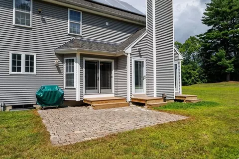 Exterior - 562 Mendon Rd, Sutton, MA 01590 photo 5 of 6