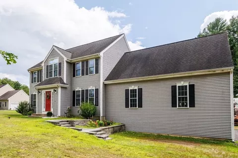 Exterior - 562 Mendon Rd, Sutton, MA 01590 photo 3 of 6