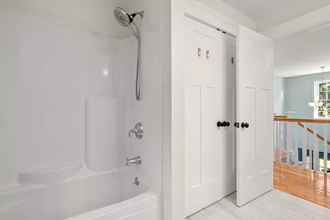 Bath - 431 River St, Dunstable, MA 01827 photo 5 of 6