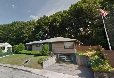 19 W Kenneth St, Lawrence, MA 01843