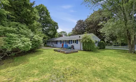 Exterior - 15 Elm Ct, Maynard, MA 01754 photo 3 of 4