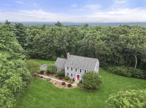 24 Longwood Dr, Hopkinton, MA 01748