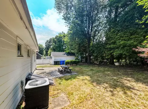 Exterior - 32 Marsden St, Springfield, MA 01109 photo 5 of 5
