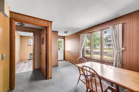 Entry Way - 32 Marsden St, Springfield, MA 01109 photo 6 of 7