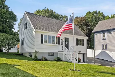 24 Carter St, Woburn, MA 01801