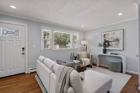 136 Belgrade Ave # -A, Roslindale, MA 02131