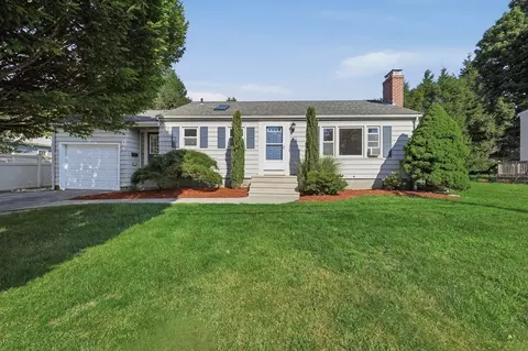 39 Maple Cir, Shrewsbury, MA 01545