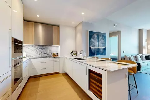 240 Devonshire St #U4210, Boston, MA 02110