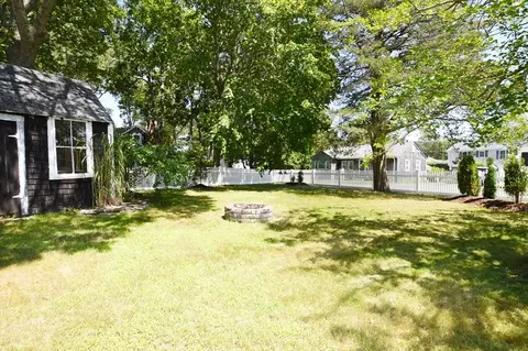 Exterior - 14 Prospect St, Buzzards Bay, MA 02532 photo 1 of 4