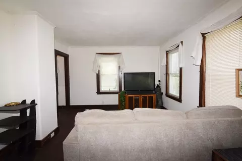 Living - 14 Prospect St, Buzzards Bay, MA 02532 photo 2 of 2
