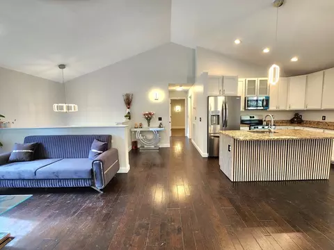 Entry Way - 29 Buckley Rd, Worcester, MA 01602 photo 1 of 3