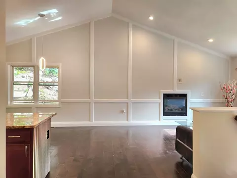 Living - 29 Buckley Rd, Worcester, MA 01602 photo 1 of 9