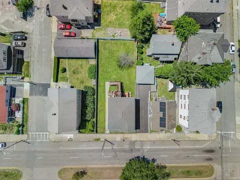 View/Area - 65 Eastern Ave, Fall River, MA 02723 photo 2 of 6