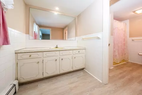 Bath - 61 White Oak Trl, Centerville, MA 02632 photo 1 of 3
