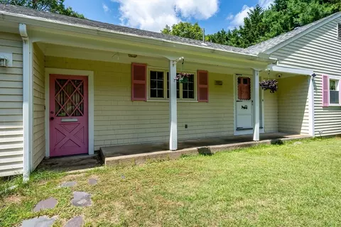 Exterior - 61 White Oak Trl, Centerville, MA 02632 photo 5 of 12