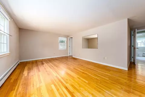 Living - 61 White Oak Trl, Centerville, MA 02632 photo 7 of 7
