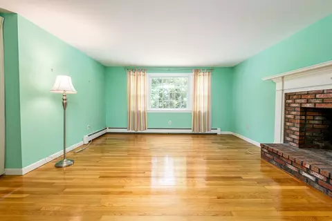 Living - 61 White Oak Trl, Centerville, MA 02632 photo 3 of 7