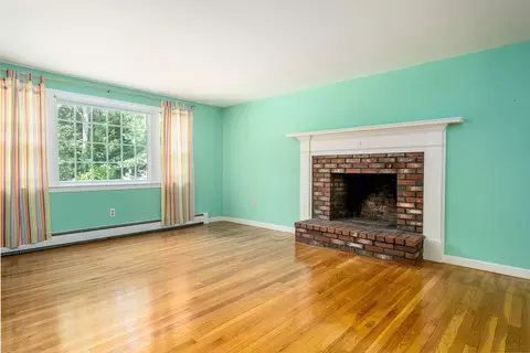 Living - 61 White Oak Trl, Centerville, MA 02632 photo 2 of 7